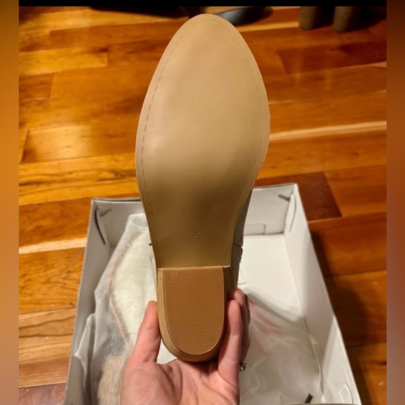 NWT Corkys Boutique Ivory Ankle Boots - Picture 5 of 6
